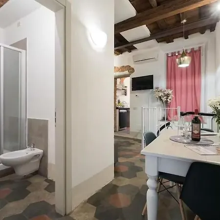 F2 - Santa Croce One Bedroom Flat 2 To 4 Guests Apartment *