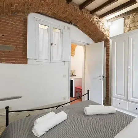 F2 - Santa Croce One Bedroom Flat 2 To 4 Guests Apartment